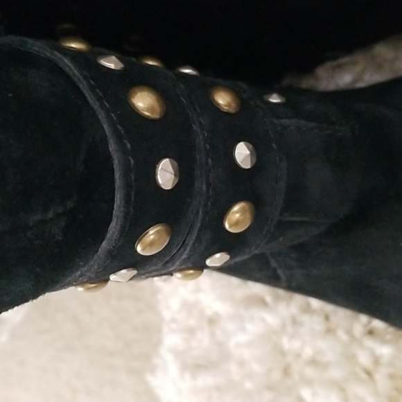 Uggs - Picture 2 of 6